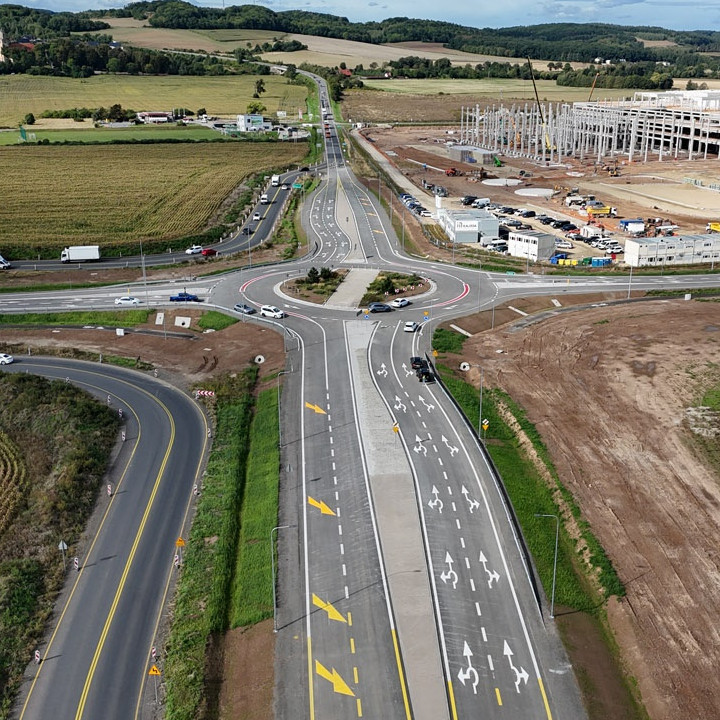 Zakonczono odbiory techniczne pierwszego ronda na DK5 w Dobromierzu